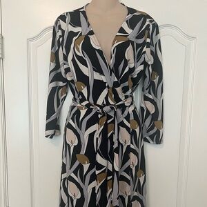Ann Taylor Iris wrap dress, size 10. Navy and white. Great condition